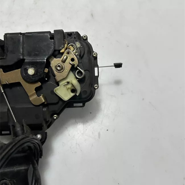 Serratura porta posteriore sinistra