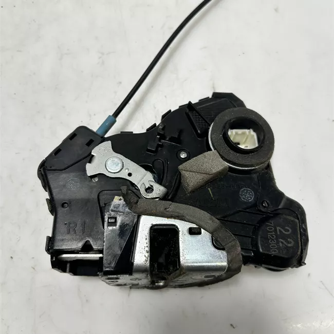 Serratura porta anteriore destra