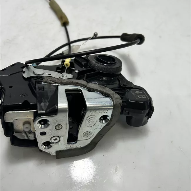 Serratura porta anteriore destra