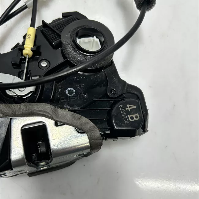 Serratura porta anteriore destra