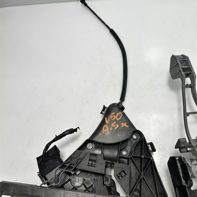 Serratura porta anteriore sinistra senza posizione bloccata