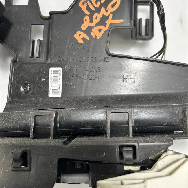 Serratura porta anteriore destra