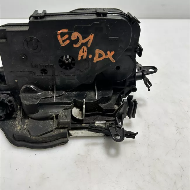 Serratura porta anteriore destra