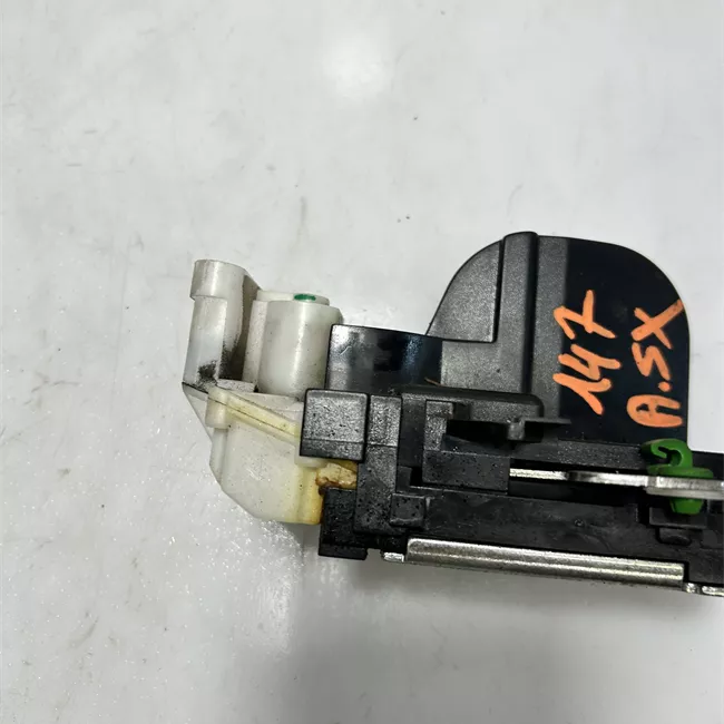 Serratura chiusura centralizzata porta anteriore sinistra