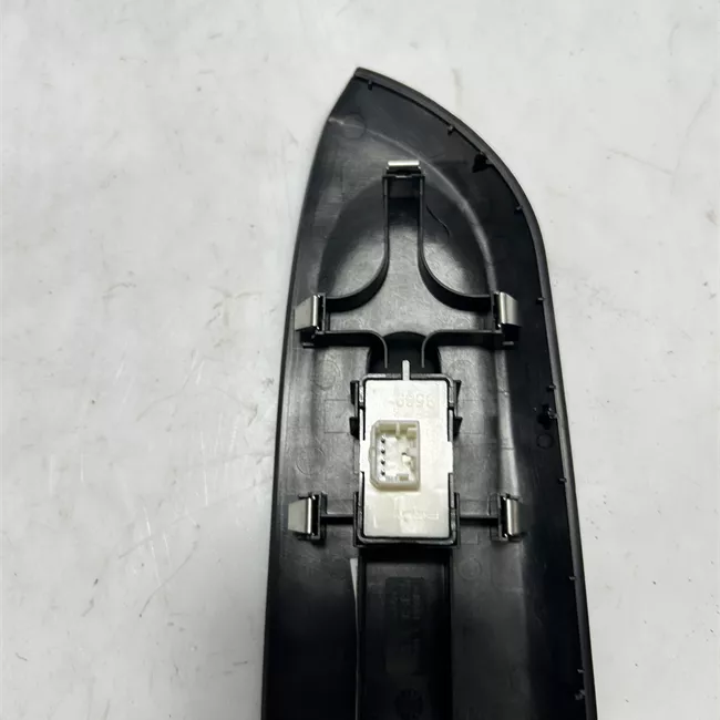 Interruttore alzacristalli porta anteriore