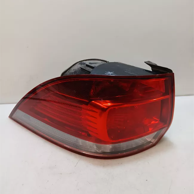 Fanale posteriore sinistro