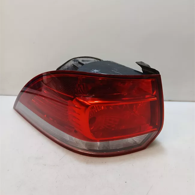 Fanale posteriore sinistro