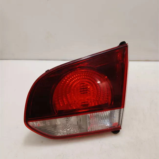 Fanale posteriore parte interno destro oscurato