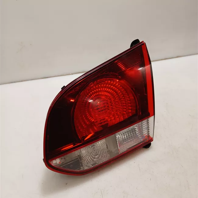 Fanale posteriore parte interno destro oscurato