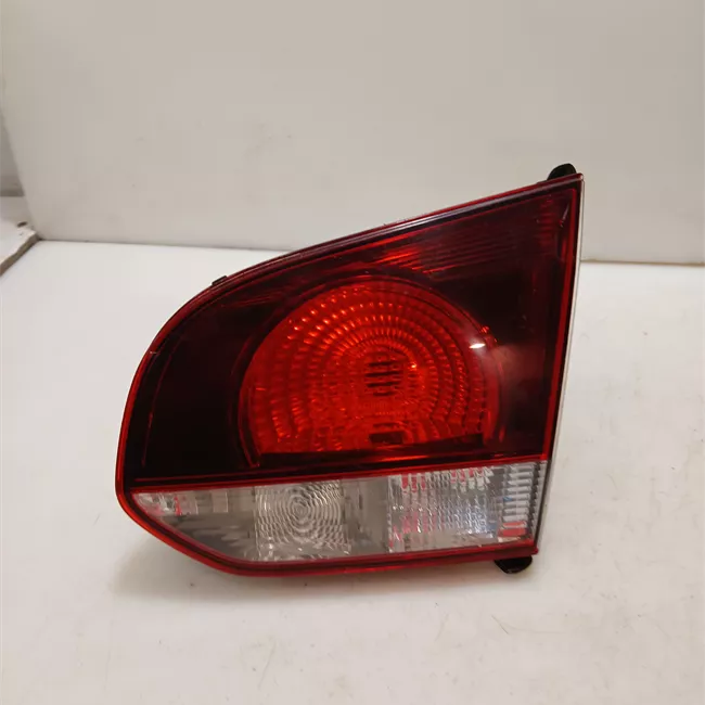 Fanale posteriore parte interno destro oscurato