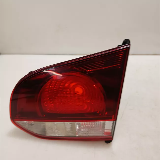 Fanale posteriore parte interno destro oscurato