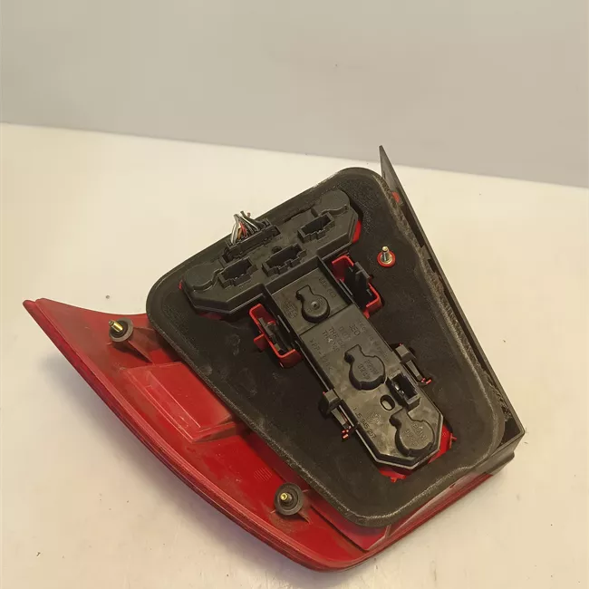 Fanale posteriore sinistro