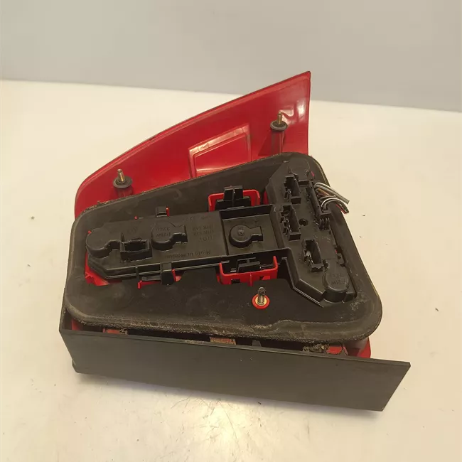 Fanale posteriore sinistro