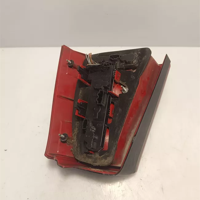 Fanale posteriore sinistro rosso