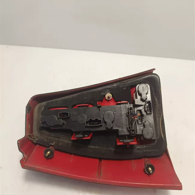 Fanale posteriore destro rosso