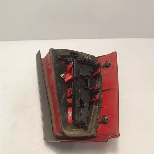 Fanale posteriore destro rosso