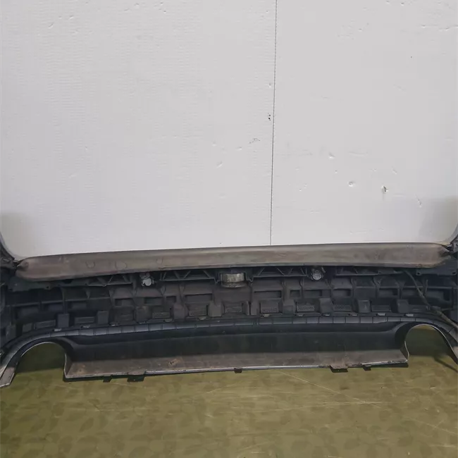 Paraurti posteriore con sens parch primer