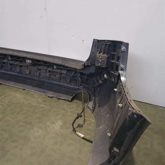 Paraurti posteriore con sens parch primer