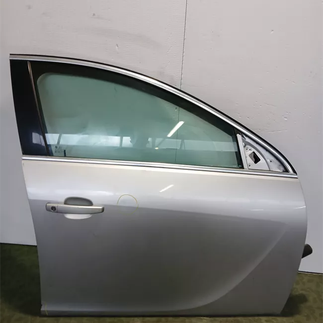 Porta anteriore destra