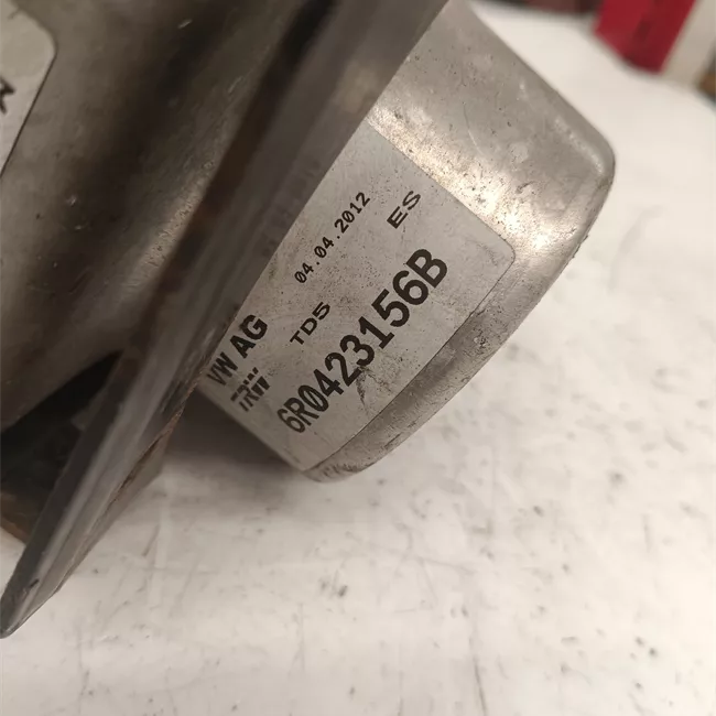 Pompa servosterzo con serbatoio