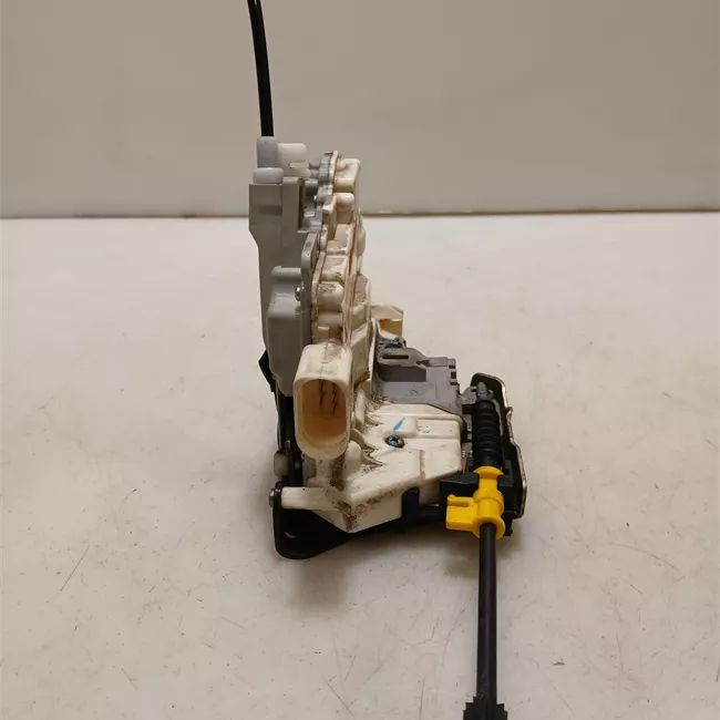 Serratura porta anteriore sinistra