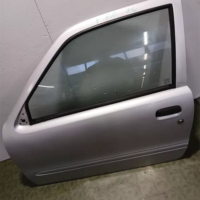 Porta anteriore sinistra