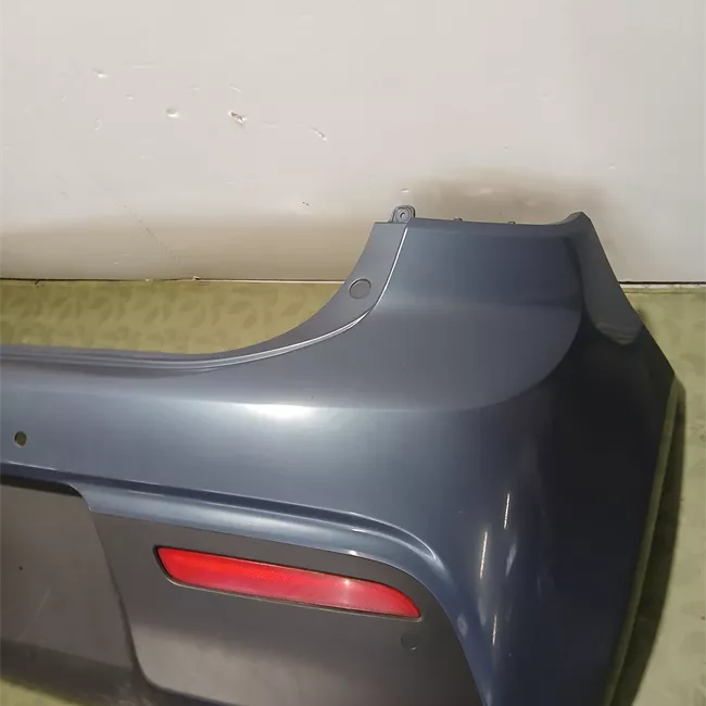 Paraurti posteriore con sensori parcheggio primer