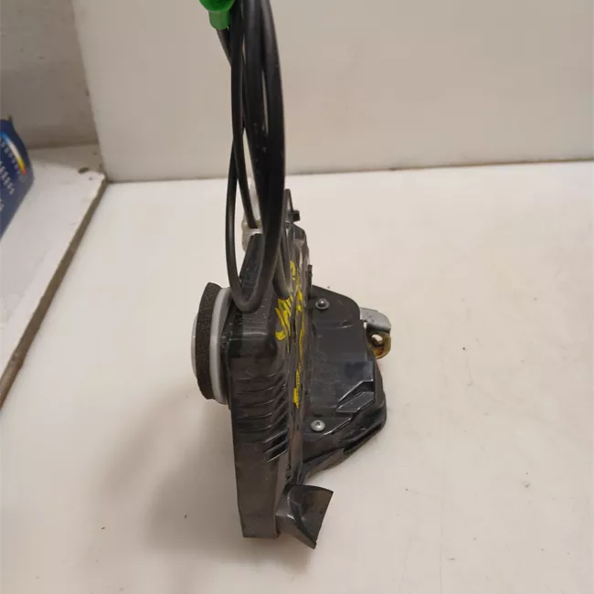 Serratura porta anteriore destra