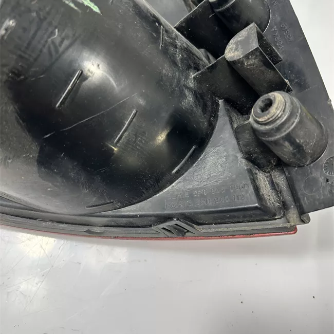 Fanale posteriore destro Nero