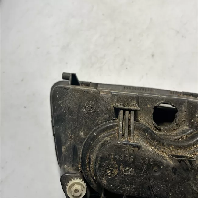 Proiettore sinistro con fendinebbia