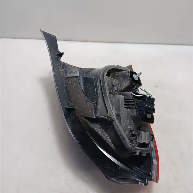 Fanale posteriore destro nero