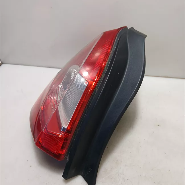 Fanale posteriore sinistro nero