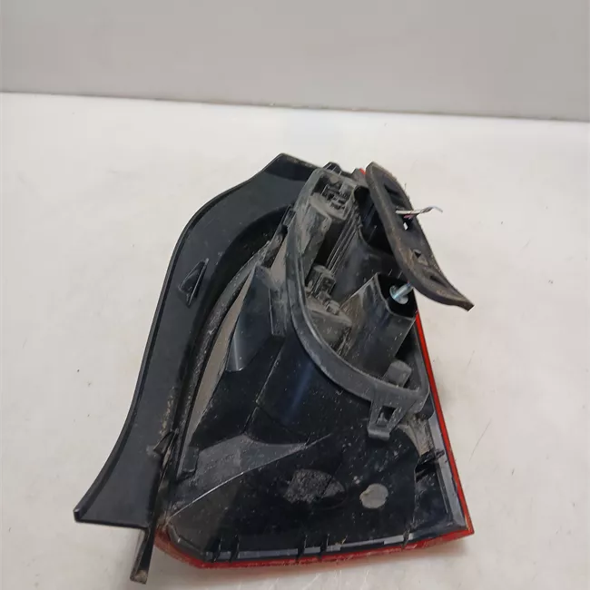 Fanale posteriore sinistro nero