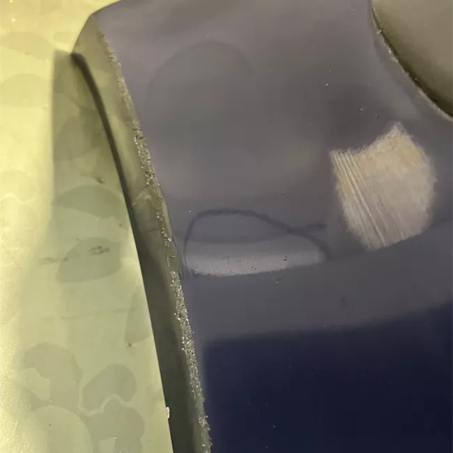 Paraurti anteriore con mano di fondo