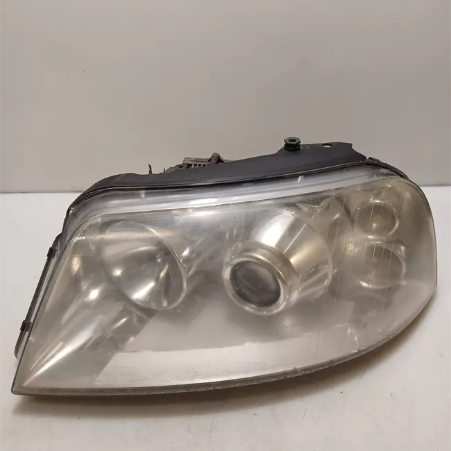 Proiettore sinistro Xeno