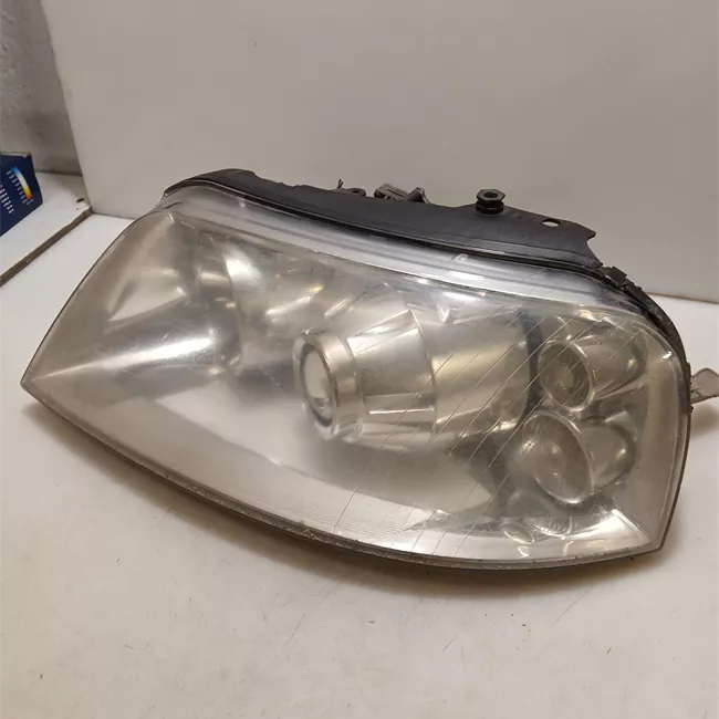 Proiettore sinistro Xeno