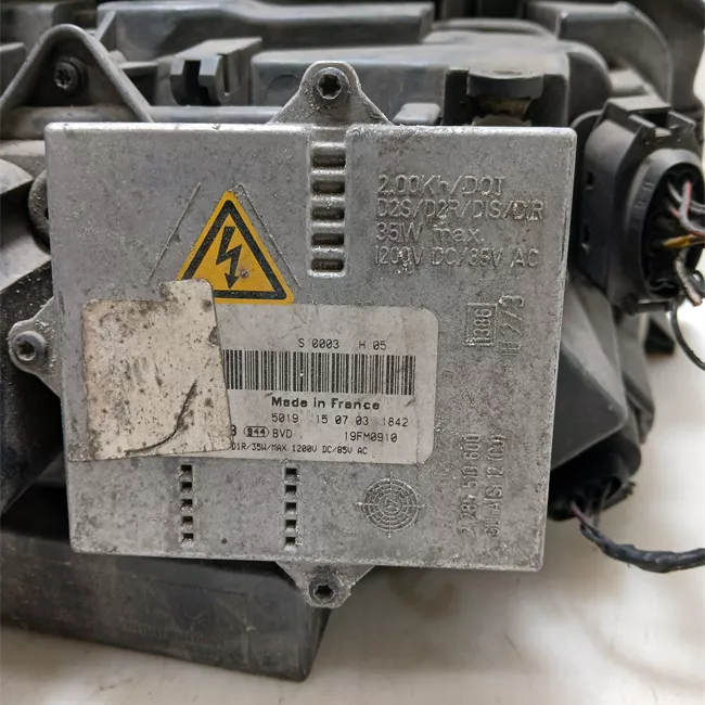 Proiettore sinistro Xeno