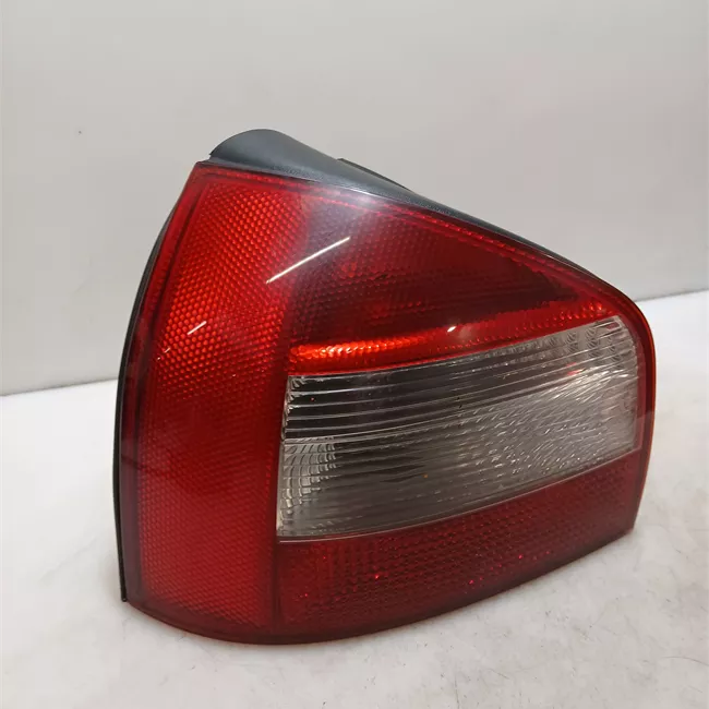 Fanale posteriore sinistro