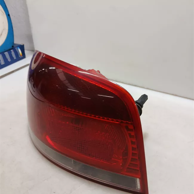 Fanale posteriore sinistro con retronebbia