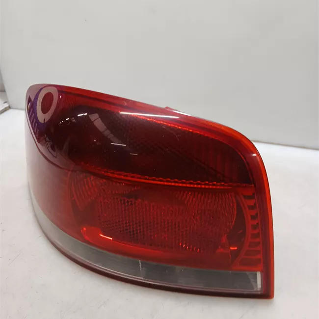 Fanale posteriore sinistro con retronebbia