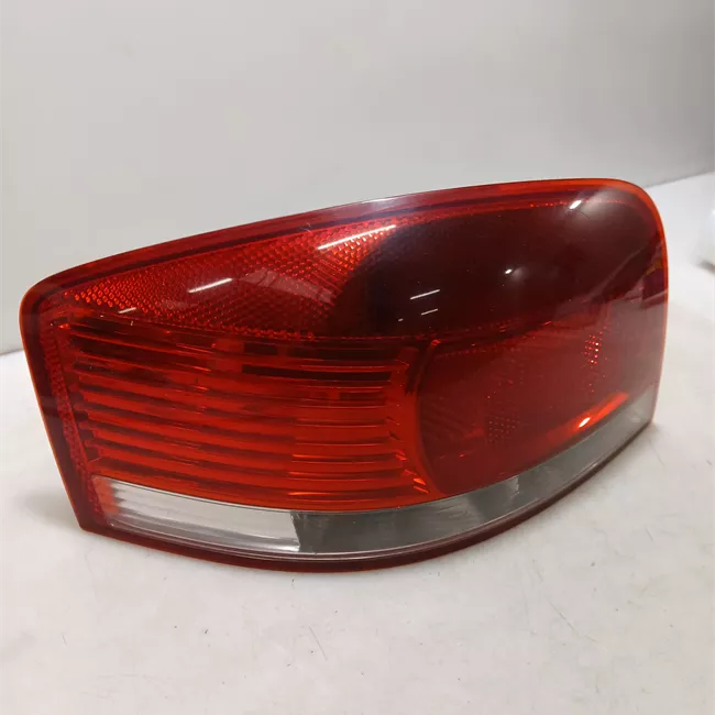 Fanale posteriore sinistro con retronebbia