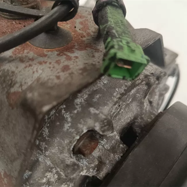 Compressore aria condizionata rotazionale