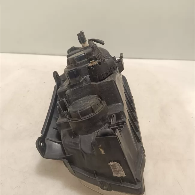 Proiettore con regolatore altezza destro