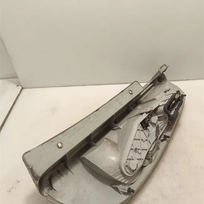 Fanale posteriore sinistro