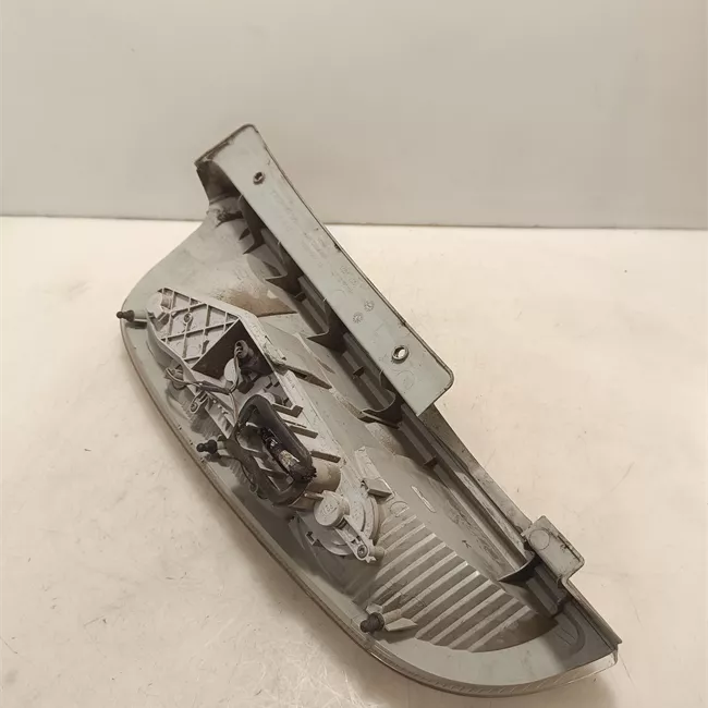 Fanale posteriore sinistro