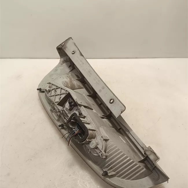 Fanale posteriore sinistro