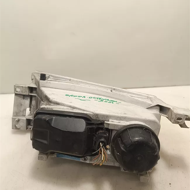 Proiettore sinistro 00>