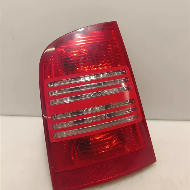 Fanale posteriore sinistro 00<