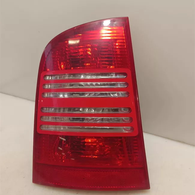 Fanale posteriore sinistro 00<