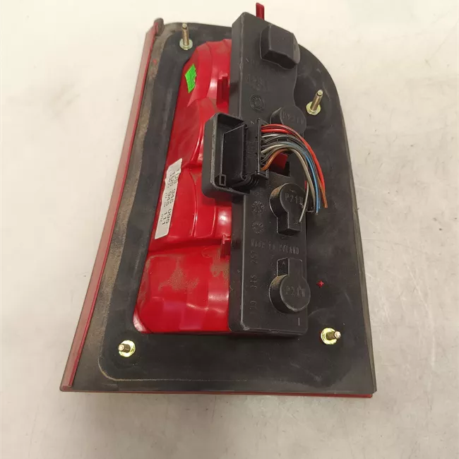 Fanale posteriore sinistro 00<